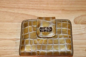 BRIGHTON Gelb Krokoprägung Lackleder Bi-Fold Geldbörse Portemonnaie Clutch - Bild 1 von 10