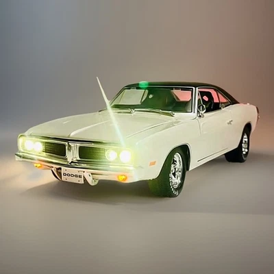 1969 Dodge Charger R/T - White  1/18 Scale Maisto Diecast Working LED Lights Ut - Image 1 of 4