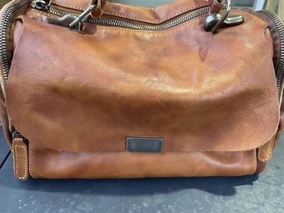 Bolso Cartera IVTG Cuero Genuino Marrón Coñac Tachonado Lados Herrajes Envejecidos Foto 1 de 4