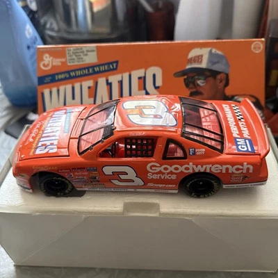 Action Dale Earnhardt #3 Goodwrench Wheaties 1997 Monte Carlo 1:24 Foto 1 de 4
