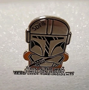 Spilla Mandalorian Amazon Peccy SDF8 2 milioni di ore di sicurezza Star Wars Storm Trooper - Foto 1 di 3