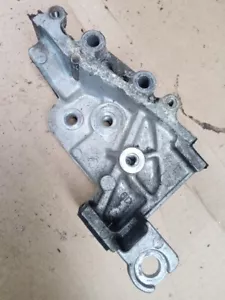 02-05 Subaru Impreza Wrx Ej205b Timing Belt Tensioner Idler Pulley Bracket Ej20 - Picture 1 of 7