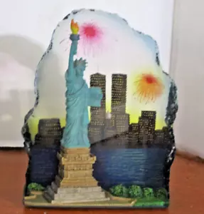 Harbour Lights Glas New York Skyline Proud to Be an American Series ~ Neu im Karton - Bild 1 von 3