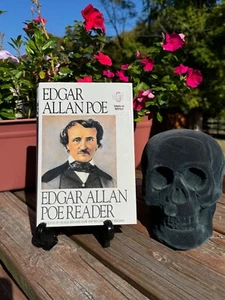 Edgar Allan Poe Reader (Courage Classics) - Hardcover Edgar Allan Poe 1993 Book - Picture 1 of 5