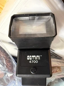 Macchina fotografica Gemini 4700 flash testata vintage - Foto 1 di 11