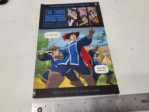 The Three Musketeers Usborne Graphic Novel Russell Punter Matteo Pincelli 2019 - Imagen 1 de 8