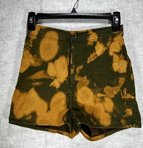 Aphrodite Damen High Rise Denim Shorts Größe Small gebleicht Batik grün - Bild 1 von 6