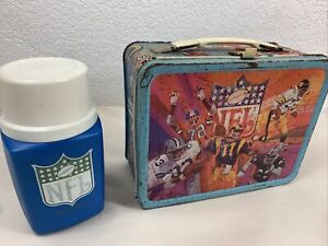  Vintage 1975 NFL Metal Thermos Brand Football Lunch Box 1975 W / Thermos