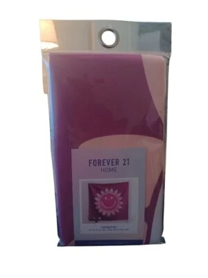 Tapiz para el hogar Forever 21 - violeta Rpse - 42 pulgadas x 42 pulgadas Foto 1 de 4