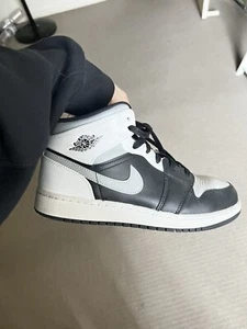 Jordan 1 Mid White Shadow - Picture 1 of 3