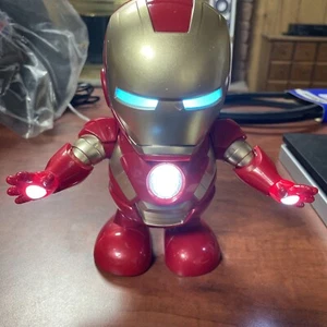 Juguete de superhéroe baile música baile con luz LED de Marvel - Imagen 1 de 3