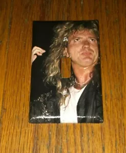 CUBIERTA DE INTERRUPTOR DE LUZ DAVID COVERDALE SERPIENTE BLANCA METAL LEYENDA ROCK PLACA C - Imagen 1 de 1