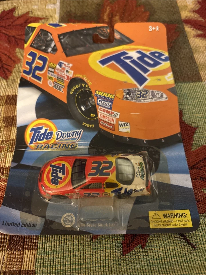 Hot Wheels 2005 NASCAR Racing Tide Downy Collector's Edition #32 Die-Cast Car - Image 1 of 4