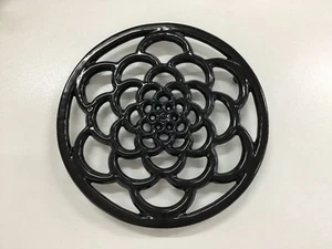 Enamelled Cast Iron Trivet - Round - Black  - Picture 1 of 3