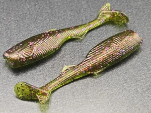 (16) - 2" Mighty Minnow "Candy Green" GRUBS CEBO PLANTILLAS CRAPPIE PANFISH - Imagen 1 de 3