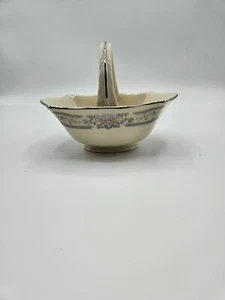 Lenox Charleston kleiner Porzellankorb mit Henkel Bonboniere - Bild 1 von 3