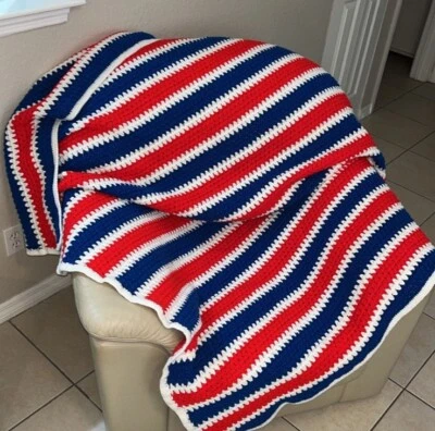 "Manta hecha a mano patriótica ganchillo afgano rojo blanco azul 79""X 66""" Foto 1 de 4