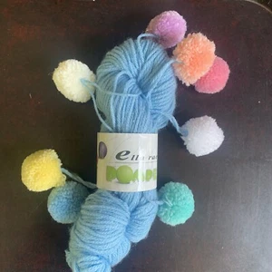 Ella Rae Pompe Mütze oder Schal Knäuel blau Garn mit Bommeln - Bild 1 von 7