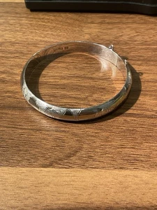 BRACCIALE BRACCIALE ARGENTO STERLING inciso forale Thailandia 11,2g - Foto 1 di 10