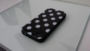 Custodia posteriore iPhone 4 4S nero bianco macchie pois pelle TPU - Foto 1 di 5