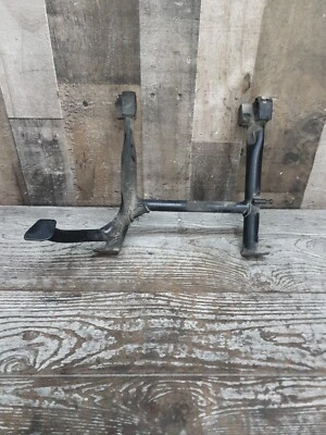 05 05-06 Triumph Sprint ST 1050 2005 soporte central montaje de soporte central Foto 1 de 4