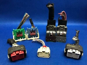 WIRING HARNESS PLUG CONNECTOR JOURNEY CARAVAN FUSE BOX TIPM TEMIC 04692305AG - Picture 1 of 6