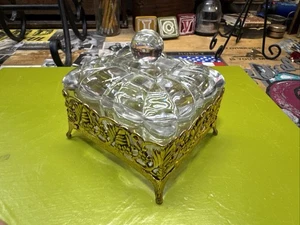 Vintage decorative glass trinket box with filigree metal base and lid - Picture 1 of 11