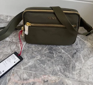 TUMI Sedona Crossbody / Sling Bag NWT $250 - Picture 1 of 6