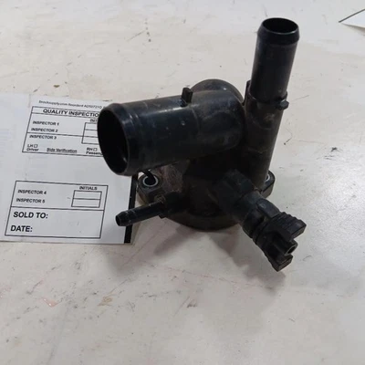 Soporte de montaje de carcasa termostato Toyota Prius C 2017 2016 2015 2014 2013 Foto 1 de 4