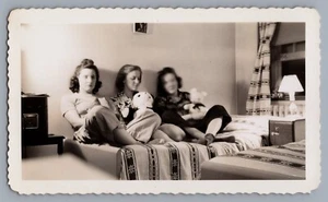 1942 Ohio University Athens, Ohio Foto Studenten in Lindley Hall, Mädchenwohnheim - Bild 1 von 2