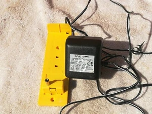 Lloytron Model B105 Batterieladegerät - Bild 1 von 2