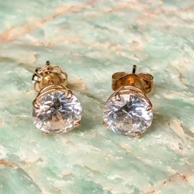 Aretes redondos de circonita cúbica de oro amarillo de 14 k Diamonique para mujer 1,120 G Foto 1 de 4