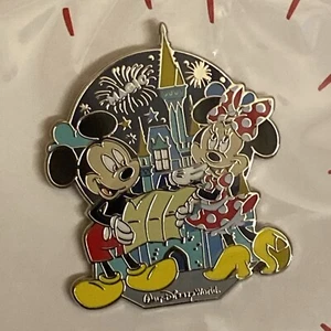 Walt Disney World Pin Mickey Minnie Castle - Picture 1 of 8