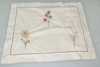 Almohada de granero de cerámica individual falsa floral bordada algodón estándar 20x26 Foto 1 de 4