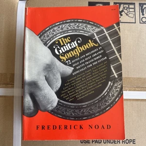 Frederick M Noad / Guitar Songbook 72 Songs and Melodies in Solo and Duet 1969 - Foto 1 di 2