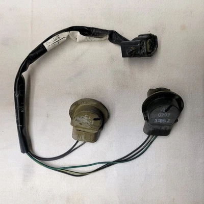 Жгут проводов для заднего фонаря 1994-2002 Dodge Ram 1500 2500 3500 56021369 от оригинального производителя - Изображение 1 из 4