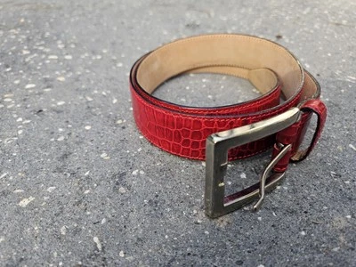 Cinto feminino Banana Republic 30 couro vermelho feito na Itália jacaré crocodilo  - Imagem 1 de 4