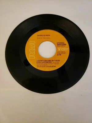 Charlie Rich - I Don't See Me in Your Eyes Anymore - RCA (45RPM 7”Single)(J823)  - Image 1 of 2