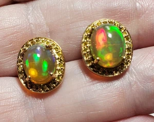 Orecchini oro 10 kt multicolore opale e diamante accento traforato Thailandia - Foto 1 di 3