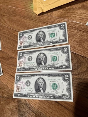 1976 $2 BILL uncirculated postmarked 4/13/76 Wheatley Heights Ny Consecutive Run - Image 1 of 4