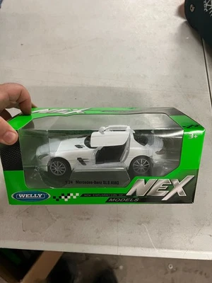 Coche Diecast 1:24 WELLY WHITE MERCEDES-BENZ SLS AMG Nº 24025 Foto 1 de 3