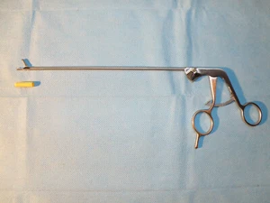 Storz 28573FD Silgrasp Foreign Body grasping forceps w/ratchet, Straight 4mm - Picture 1 of 5