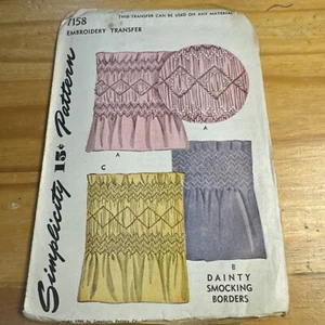 Vintage 1940s Simplicity Embroidery Transfer - 7158 - Smocking Borders - Picture 1 of 4