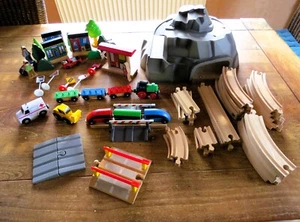 Konvolut Holzeisenbahn - Bild 1 von 5