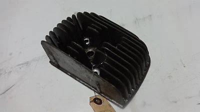 65 YAMAHA Y26 YM2C 305 YM321 MOTOR CULATA DERECHA Foto 1 de 4
