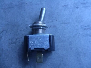 Interruptor automático/prueba 10A 250 VAC - 15A 125 VAC - Imagen 1 de 1