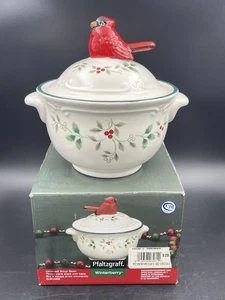 Pfaltzgraff Winterberry Cardinal Covered 18 oz Soup Bowl - RARE - Picture 1 of 9