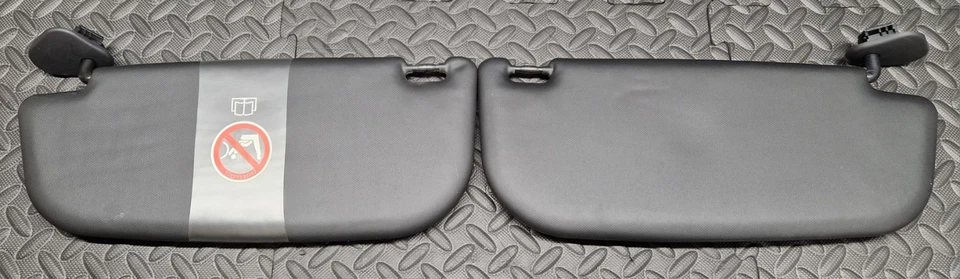 COPPIA ALETTA PARASOLE NERA SX e DX  ALFAROMEO 147 E GT  - Immagine 1 di 4