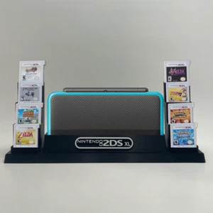 Nintendo 2DS XL & 24 Spiele Cartridge nur Display/Ständer (Farben anpassen) - Bild 1 von 9