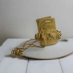 Cartera pequeña Minnetonka para mujer de cuero tostado con flecos de gamuza - Imagen 1 de 4